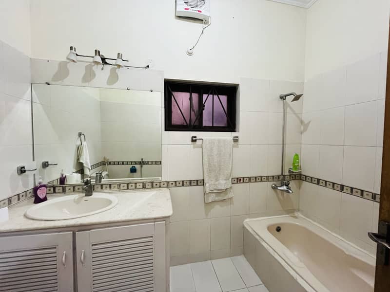 3 BEDROOMS FURNISHED UPPER PORTION WITH SEPARATE GATE 3