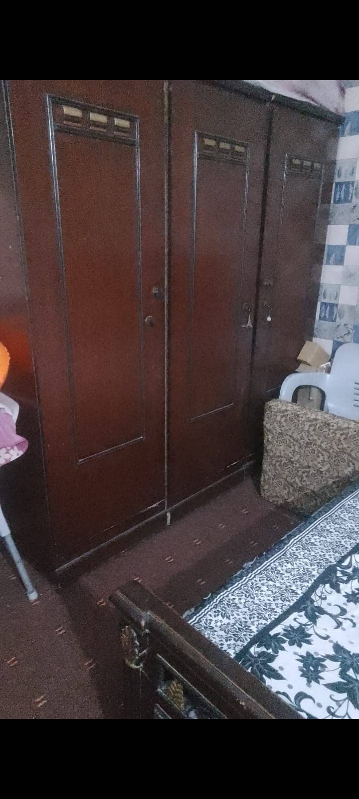 Bed / dressing table and wardrobe only 0