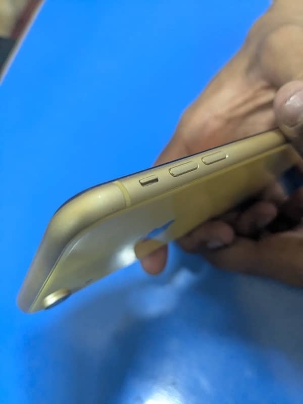 IPHONE XR 3