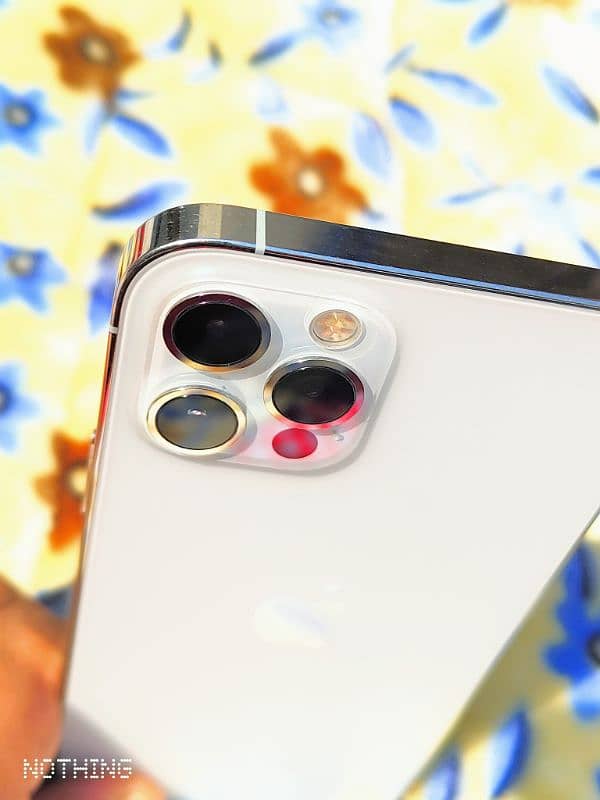 I phone 12 pro 4