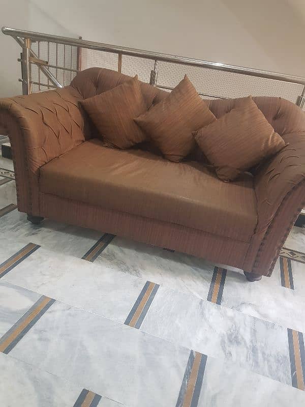 sofa set in immaculate condition 1
