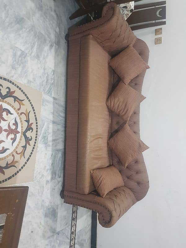 sofa set in immaculate condition 2