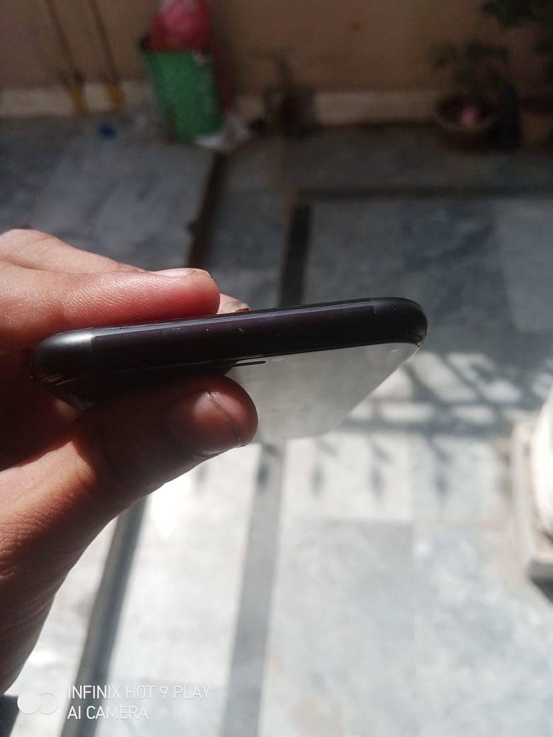Apple iPhone XR 3