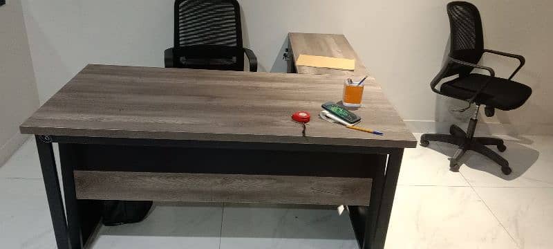 Executive table/office table 8