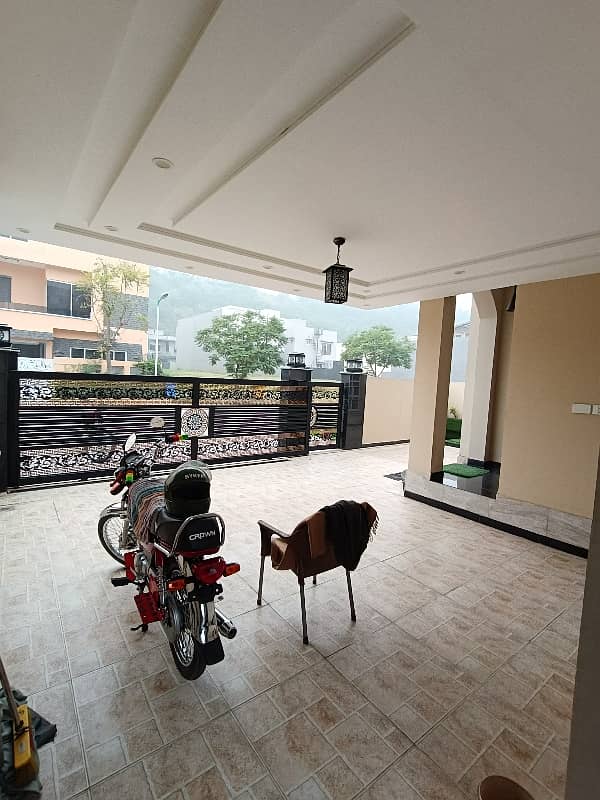 10 Marla Brand New Designer House Available For Rent 12