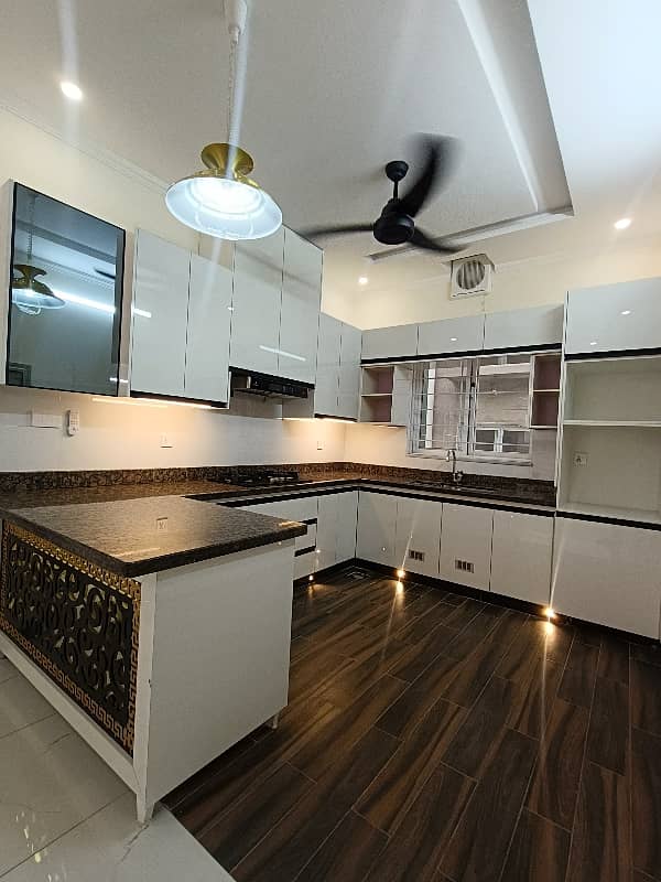 10 Marla Brand New Designer House Available For Rent 24