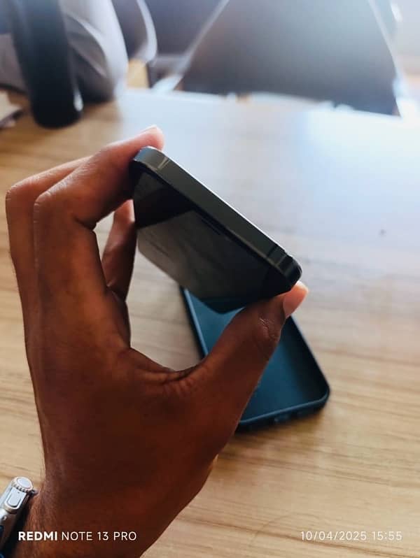 iPhone 12 pro 256gb esim non active 10/9 condition waterpack 4