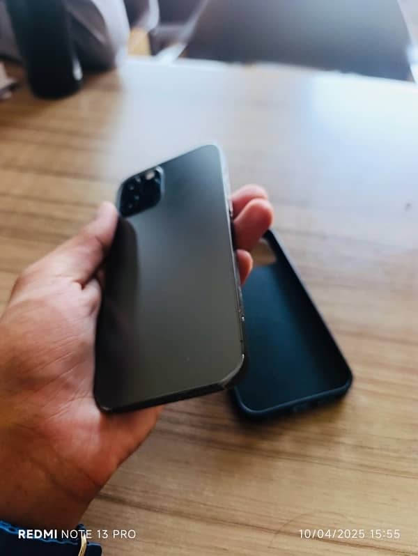 iPhone 12 pro 256gb esim non active 10/9 condition waterpack 5