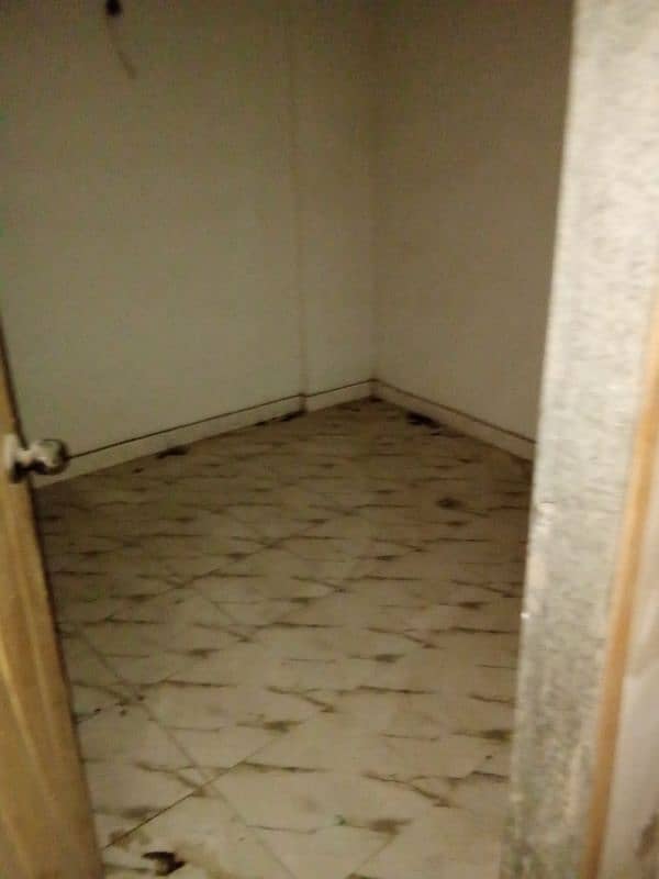 akthar colony flat 2 bad dd on2nd floirlfloor new 2