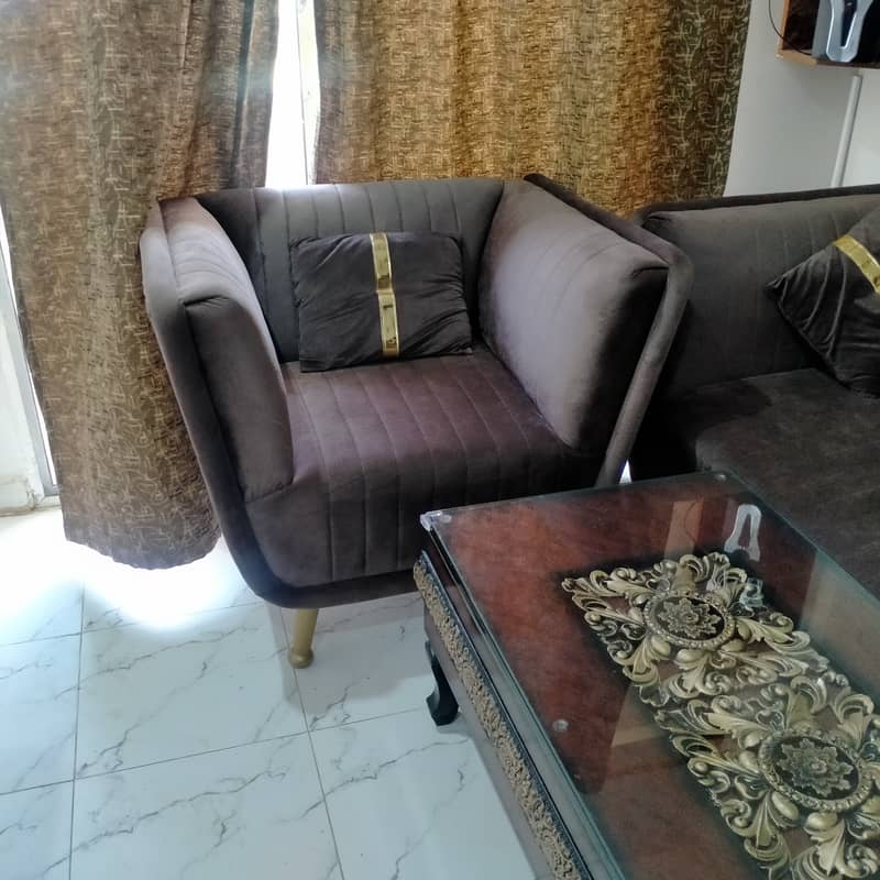 5 seater sofa with table malir 1