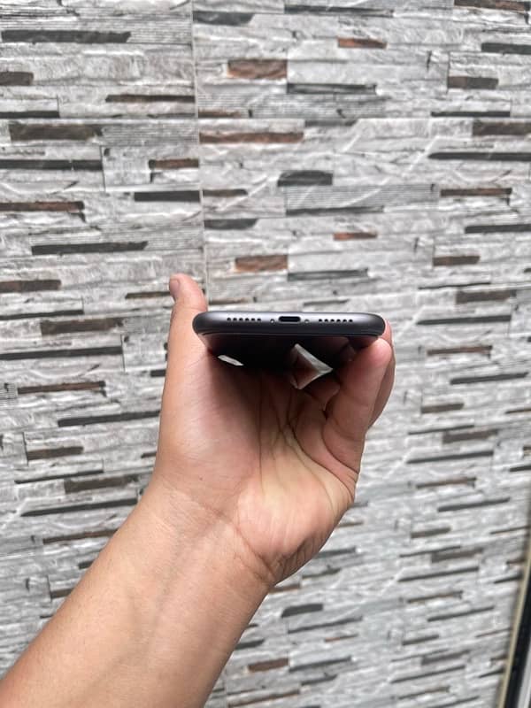 Iphone 11Jv 4