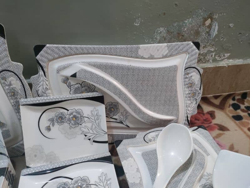 dinner set square studio 64 piece 5
