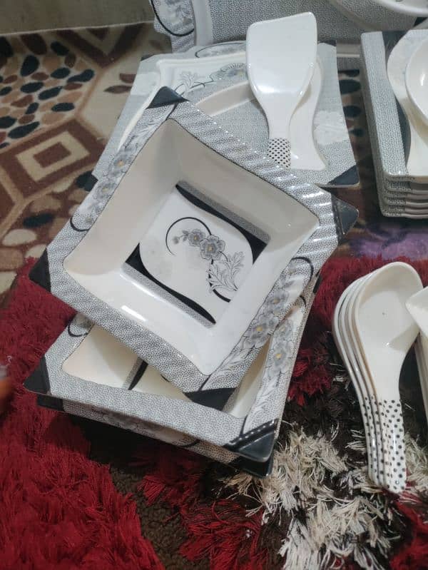dinner set square studio 64 piece 11