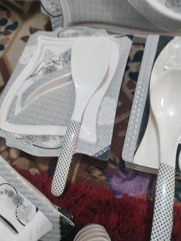 dinner set square studio 64 piece 12