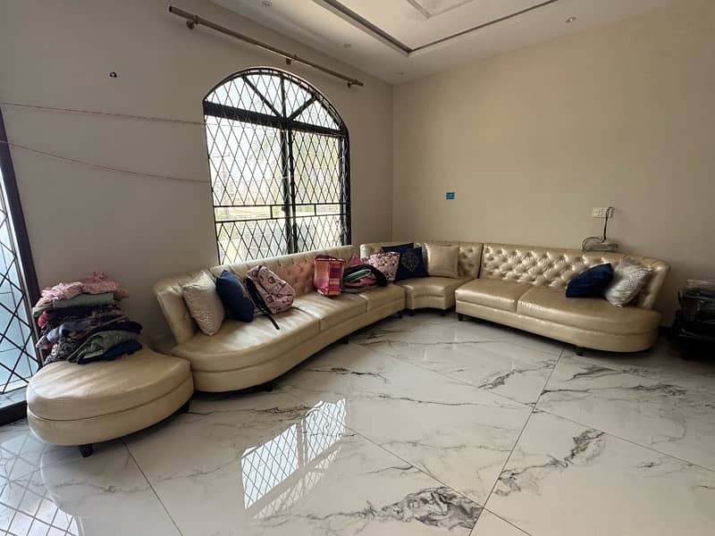 L shape sofa 0