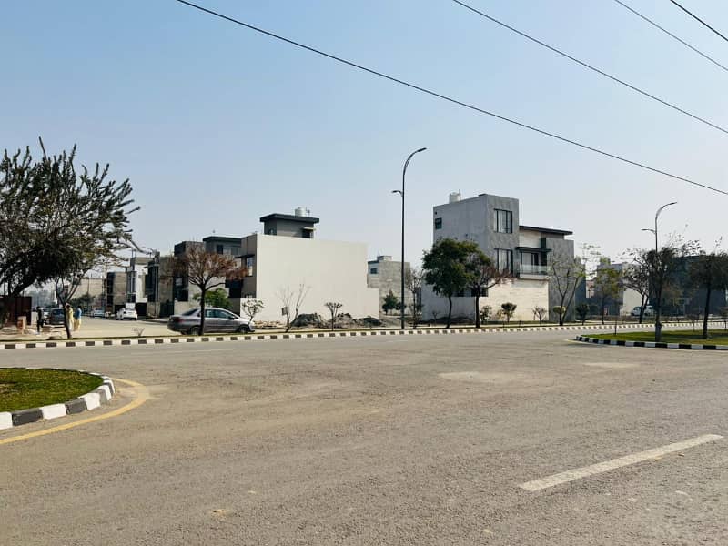 At 60 Ft Road Near To Park 5 Marla Pair Plot Available For Sale In Lake City Each Plot Price (1.05) Cro 1