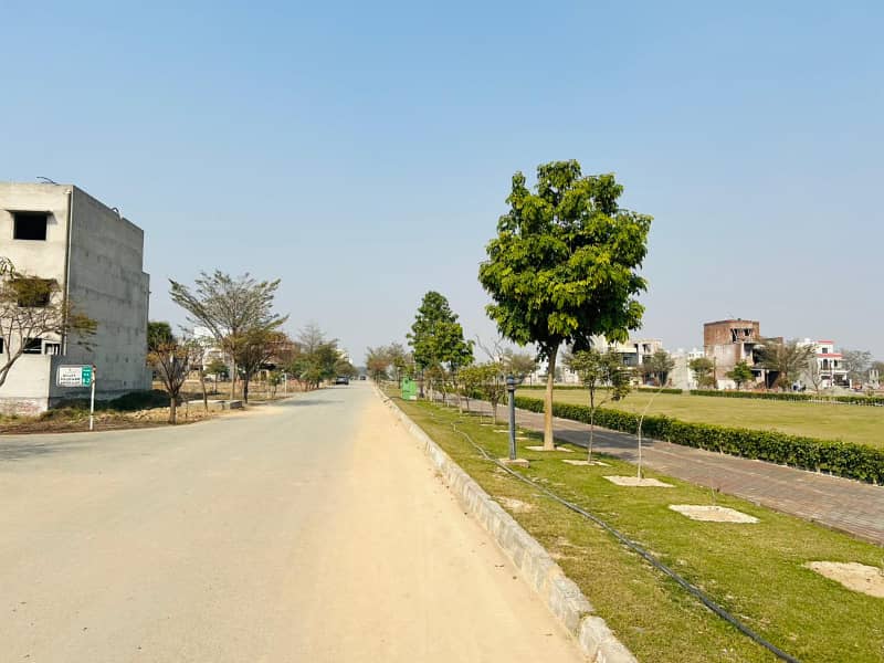 At 60 Ft Road Near To Park 5 Marla Pair Plot Available For Sale In Lake City Each Plot Price (1.05) Cro 3