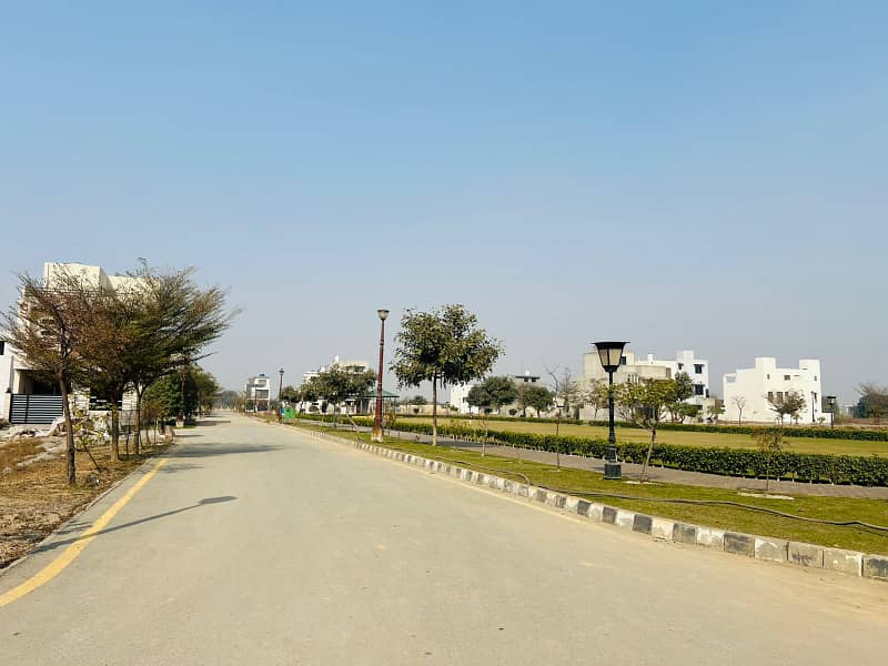 At 60 Ft Road Near To Park 5 Marla Pair Plot Available For Sale In Lake City Each Plot Price (1.05) Cro 5