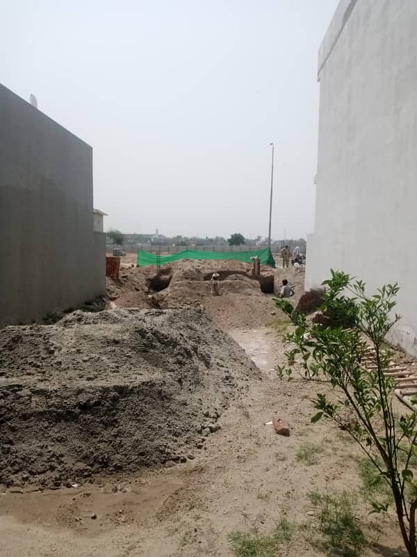 5 MARLA PLOT FOR SALE AT THE PRIME LOCATION OF PARK VIEW CITY LAHORE 2
