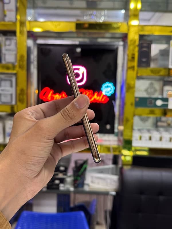 IPHONE XS PTA 256Gb 7