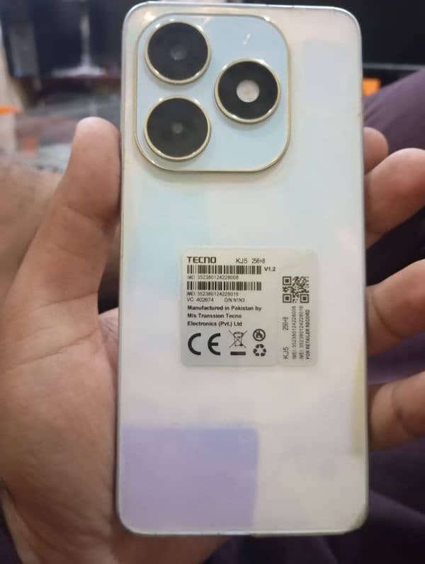 Tecno spark 20 0