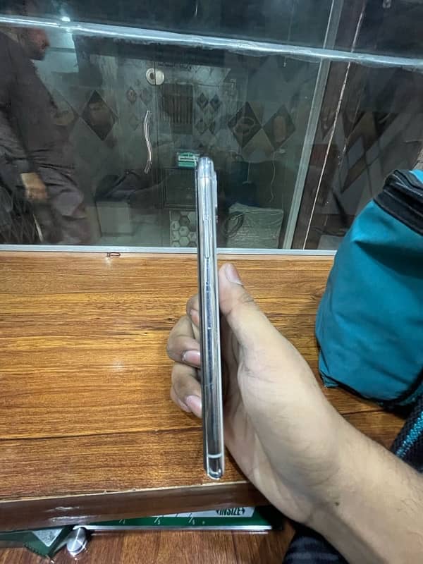 I PHONE X (pta approved ) 4