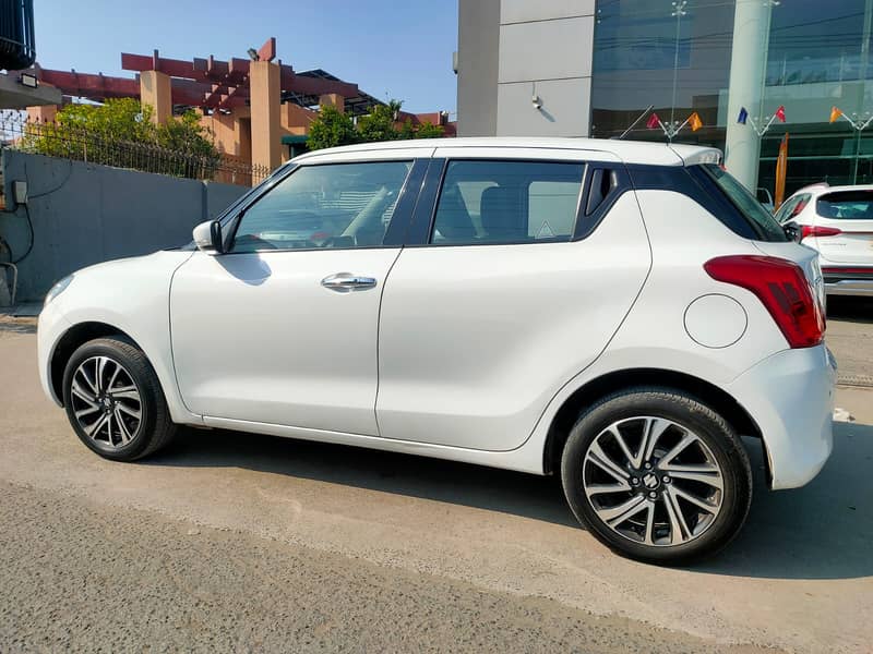 Suzuki Swift GLX CVT 2022 3
