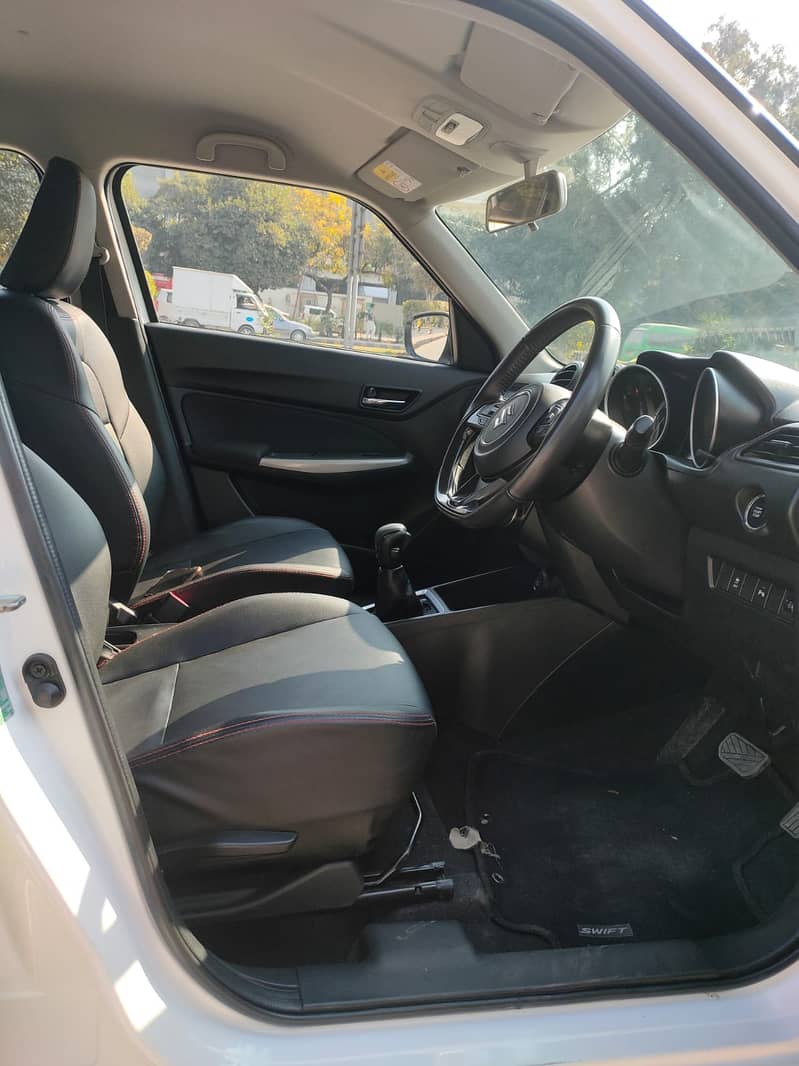 Suzuki Swift GLX CVT 2022 8