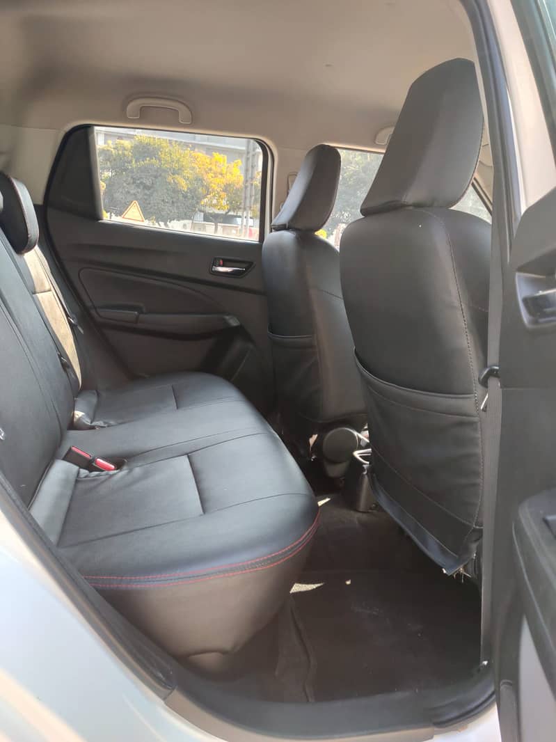 Suzuki Swift GLX CVT 2022 9
