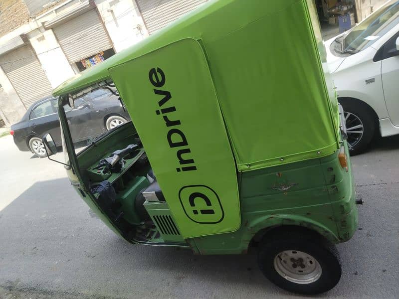 acchi condition mein hai engine ka kam bhi hua hua hai do mah pahle 4