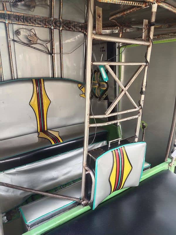 acchi condition mein hai engine ka kam bhi hua hua hai do mah pahle 10