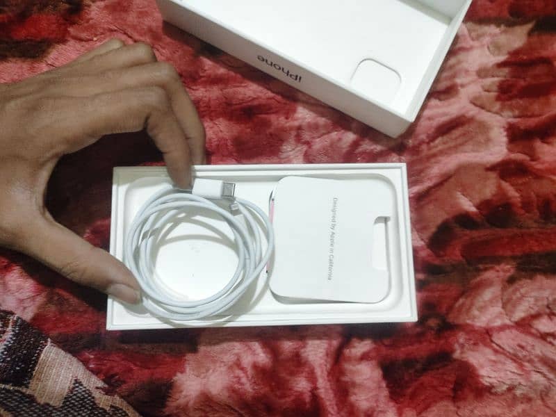 i Phone 11 with Box and accessories Factory Unlocked 3
