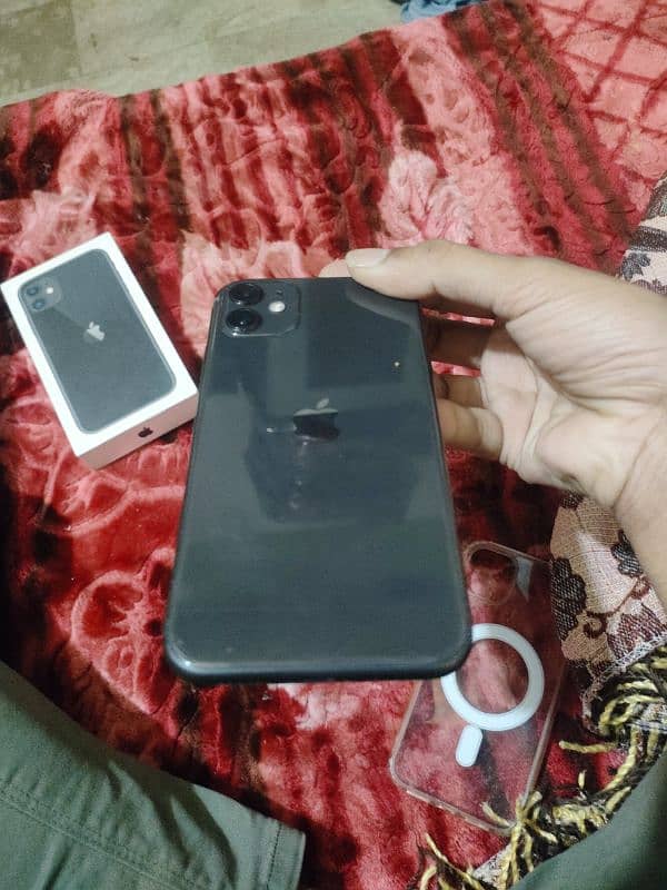 i Phone 11 with Box and accessories Factory Unlocked 4