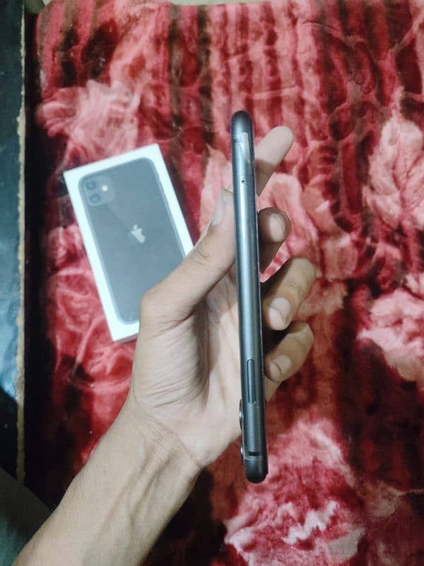 i Phone 11 with Box and accessories Factory Unlocked 7