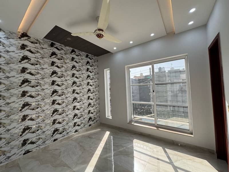 Prime Location 5 Marla House In Bismillah Housing Scheme - Hussain Block Is Available 14
