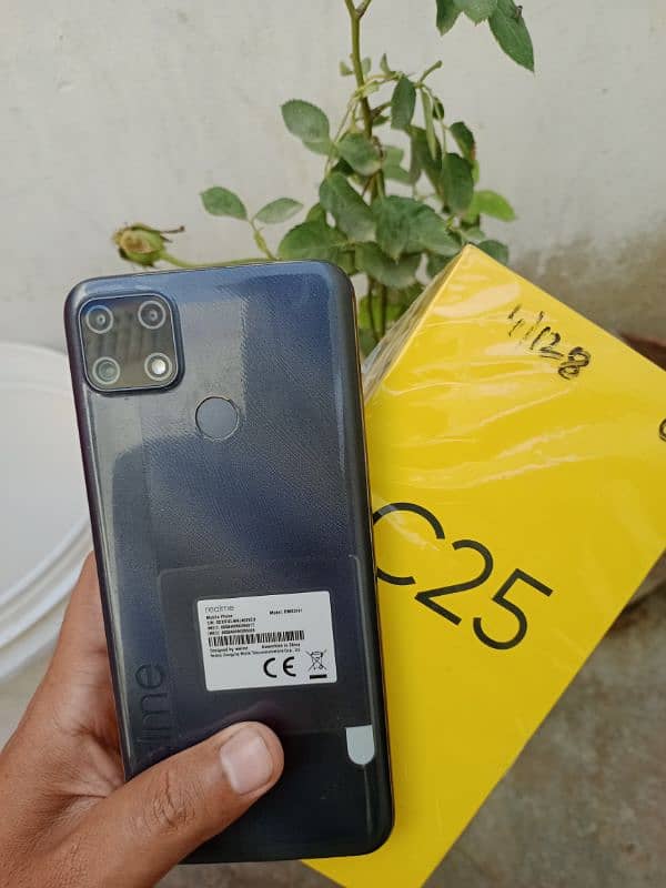 C25 4/128 with box and charger. . . sealed100% 0