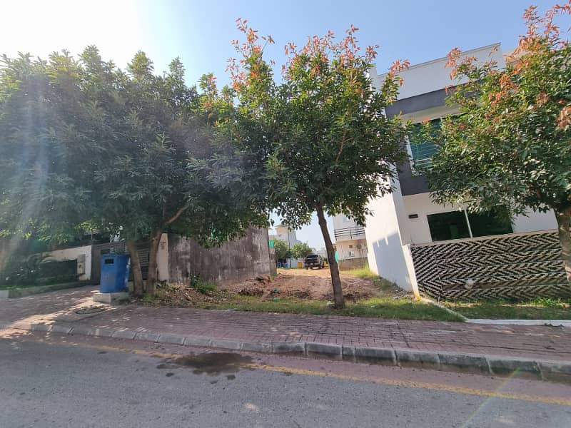 Build Your Dream Home! 5 Marla Possession Plot Bahria Enclave 1