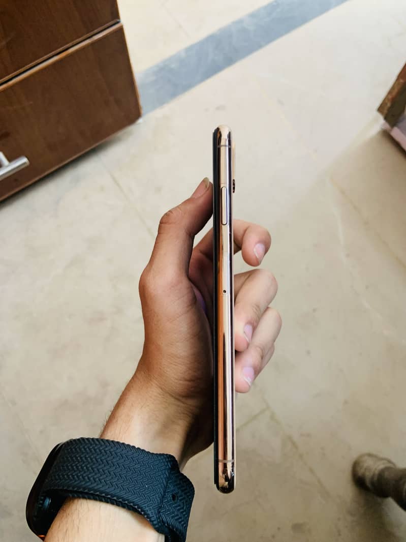 iPhone XS Max 0