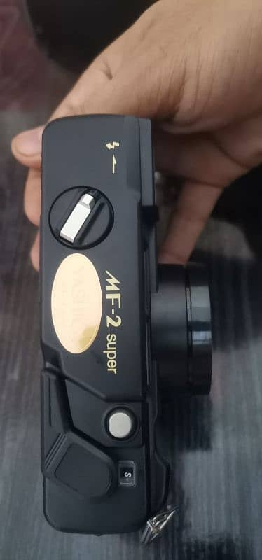 Camera MF 2 Super Yashica 8