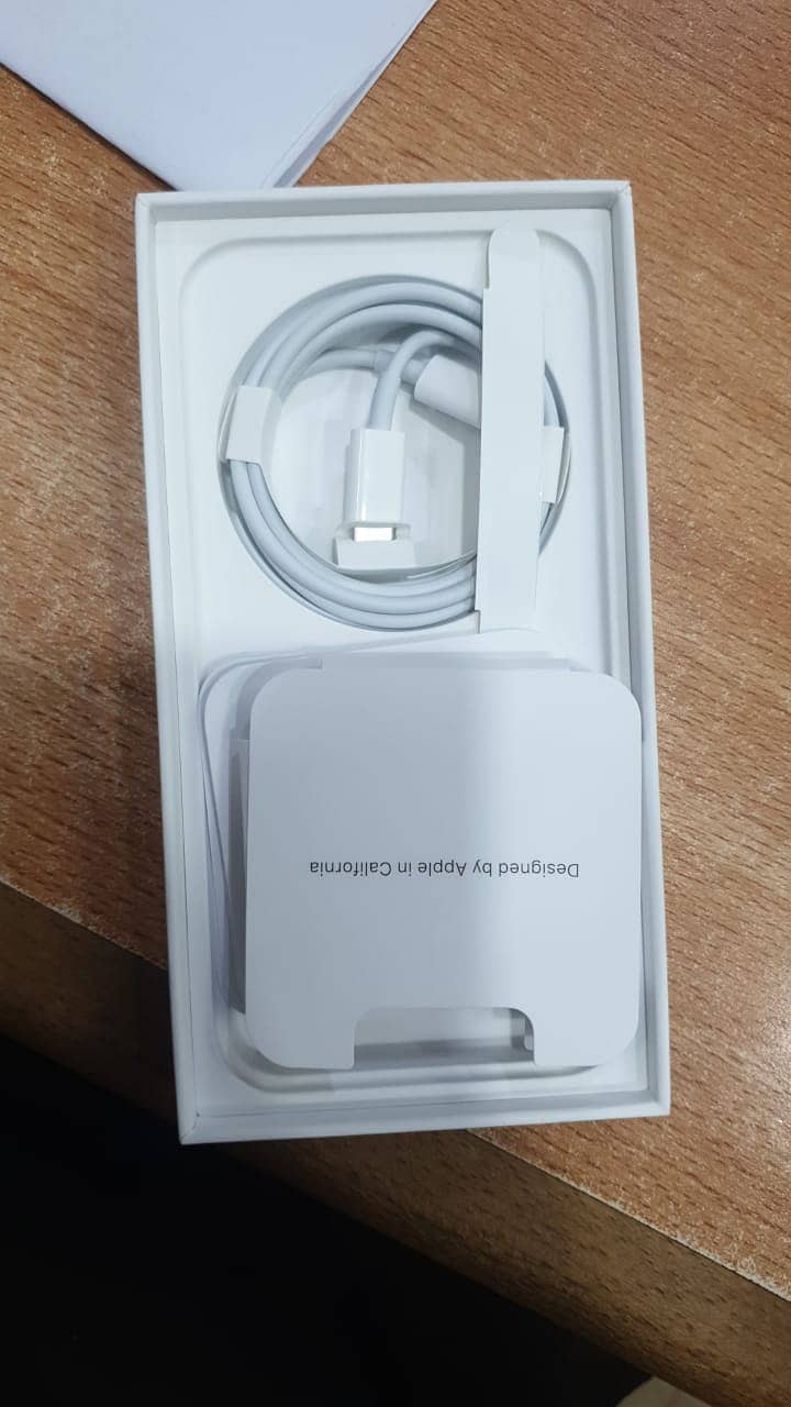 Apple iPhone 13 (10/10 unused NON PTA) 3