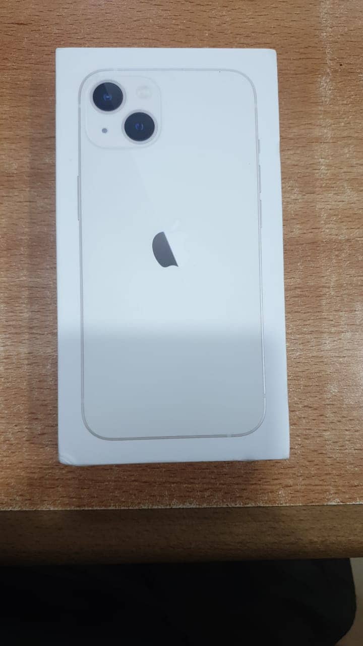 Apple iPhone 13 (10/10 unused NON PTA) 5