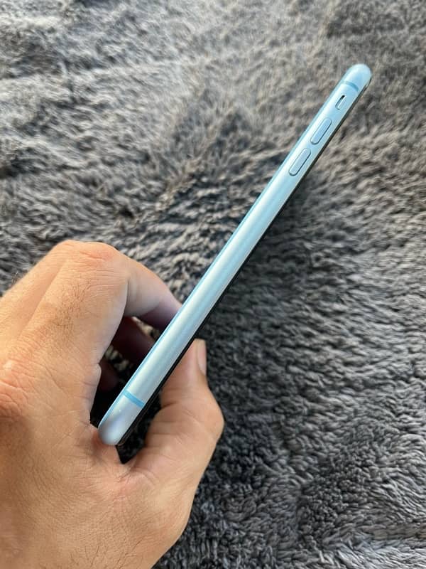 IPhone XR 128Gb non PTA factory unlock condition 10by10 4