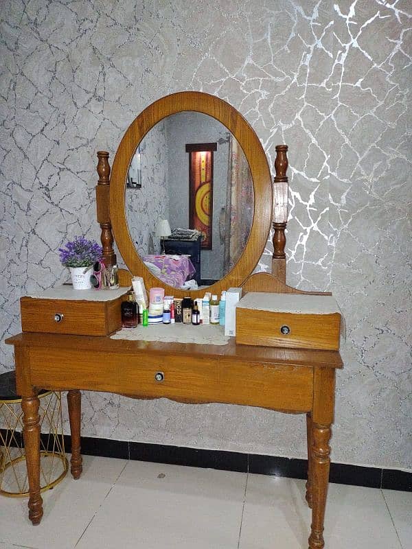 wooden dressing table 0
