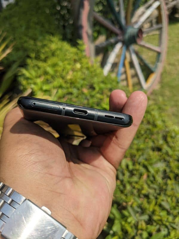 OnePlus 9rGood condition like new 7