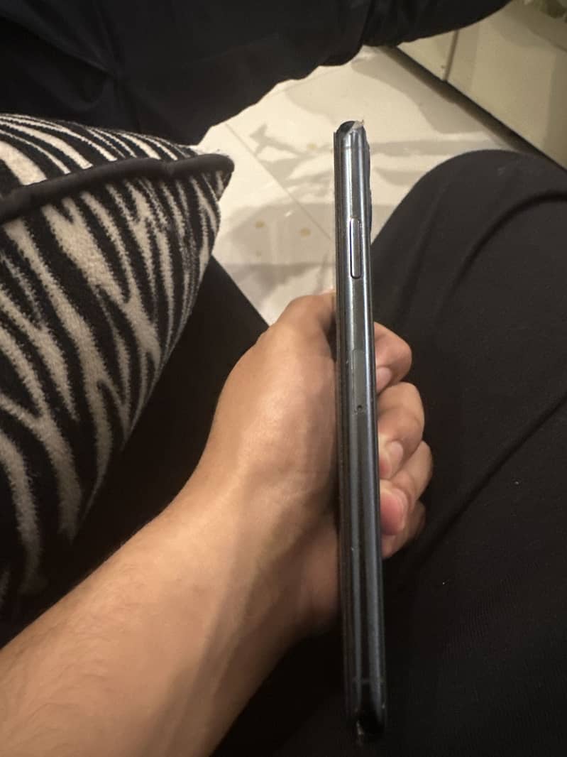 iPhone 11 Pro Max 64GB. PTA Approved 3