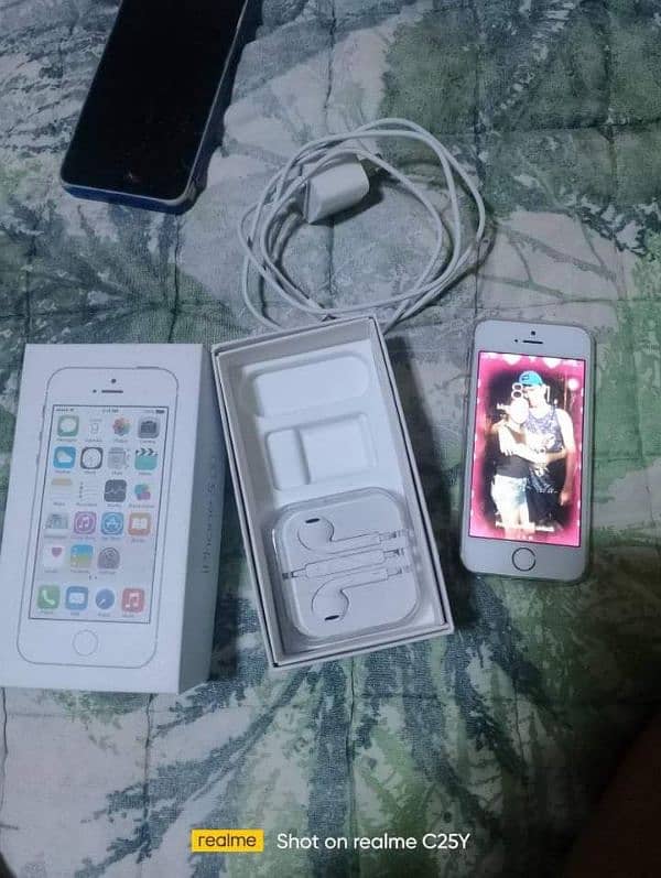 iphone 5s pta aprovd 64gb memory my wtsp/0341-68;86-453 1