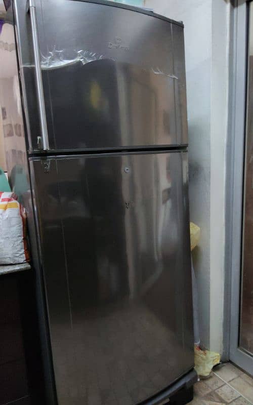 DAWLANCE GREY COLOR FULL SIZE REFRIGERATOR 0