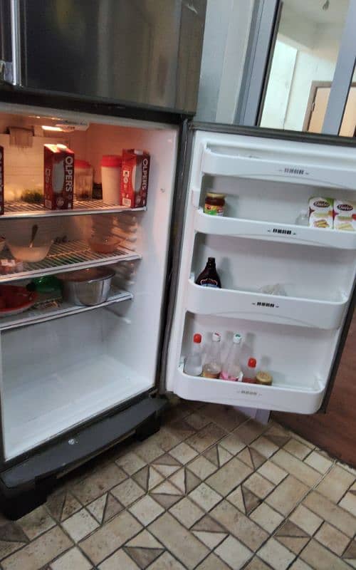 DAWLANCE GREY COLOR FULL SIZE REFRIGERATOR 3