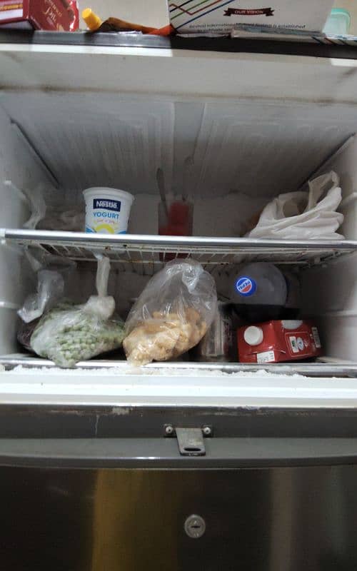 DAWLANCE GREY COLOR FULL SIZE REFRIGERATOR 6