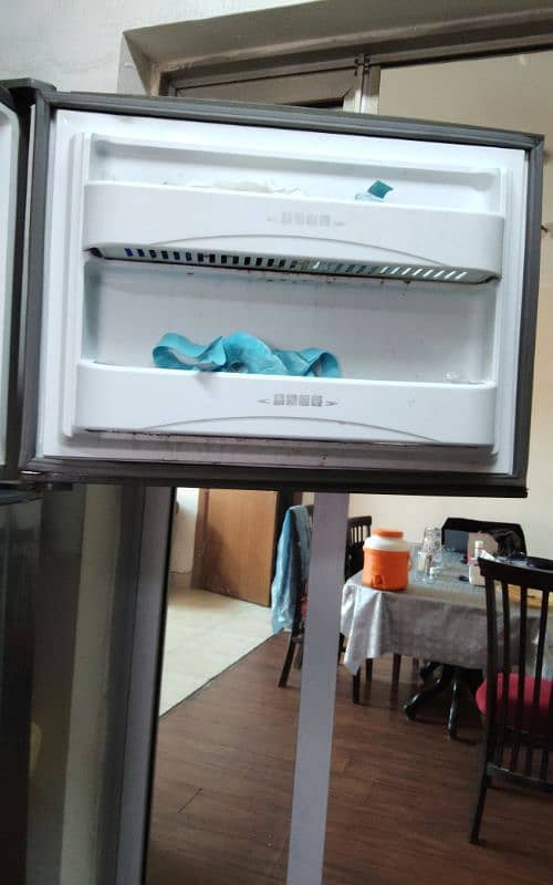 DAWLANCE GREY COLOR FULL SIZE REFRIGERATOR 7
